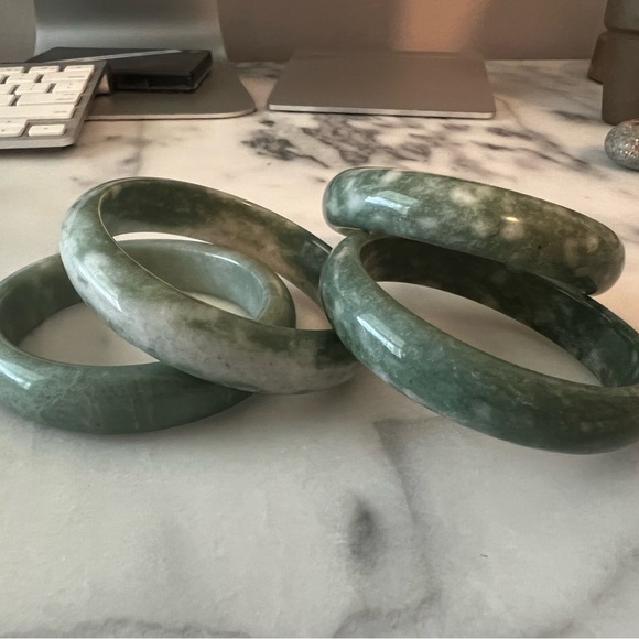 Genuine Jade bangle - Picture 11 of 14